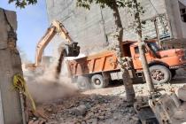 اجرای عملیات تخریب ساختمان و خاکبرداری برداران غلامی در مشهد