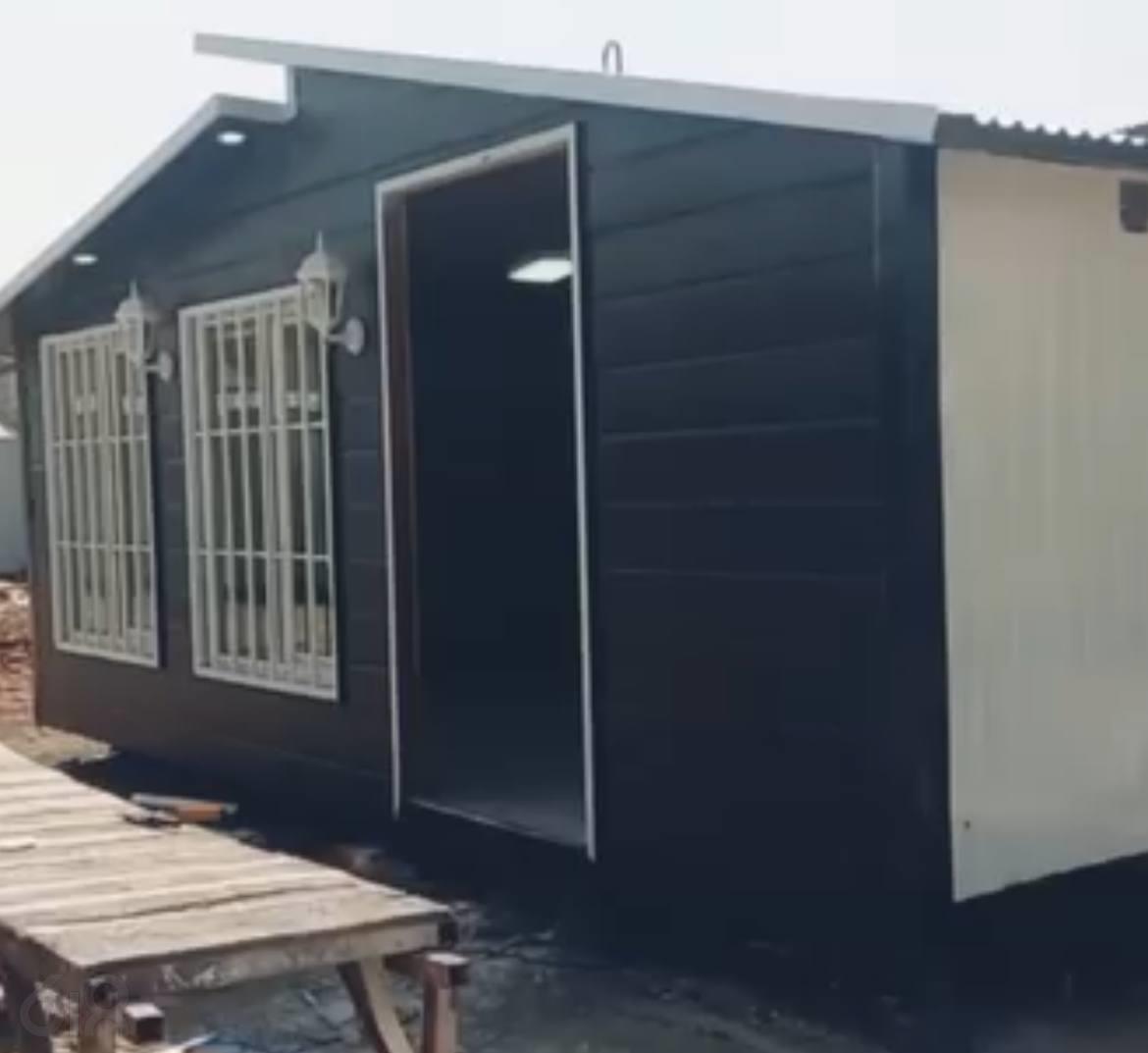 مجموعه لیان کانکس در تهران، ساخت انواع کانکس کارگاهی و نگهبانی در تهران، بازسازی و تعمیرات تخصصی کانکس در تهران، فروش و اجاره انواع کانکس در تهران، ساخت غرفه های نمایشگاهی در تهران