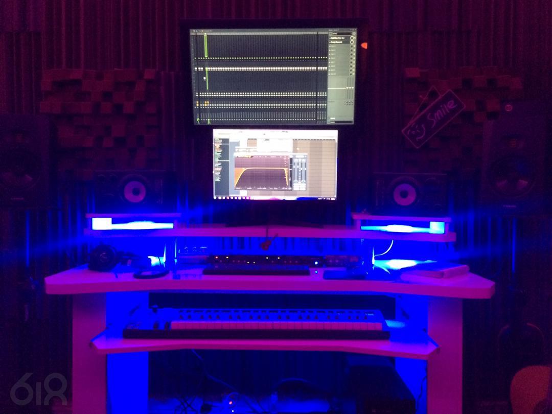 استودیو آهنگسازی،تنظیم و ساخت تیزر و موزیک ویدیو حرفه ای ریتمینو