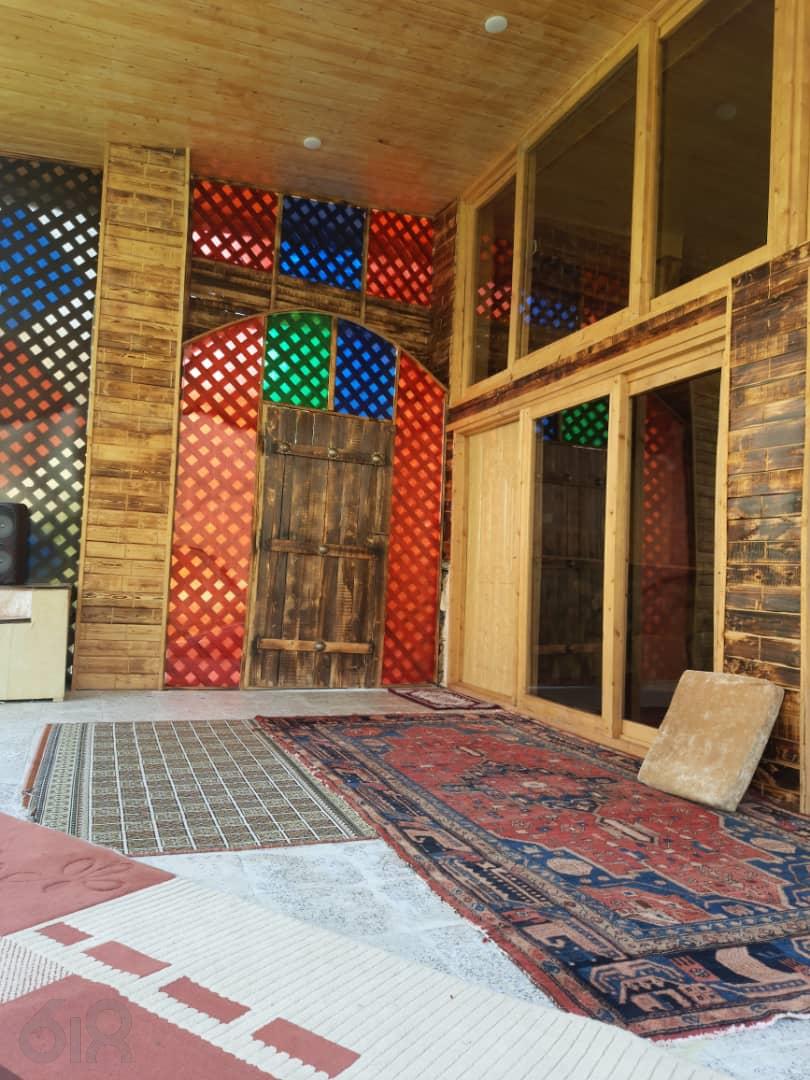 اجاره کلبه اختر خان برقرو، اجاره کلبه چوبی در سنندج، اجاره کلبه چوبی لاکچری در سنندج، اجاره کلبه استخردار در کردستان، کلبه چوبی در جاده سنندج و مریوان، کلبه چوبی برقرو